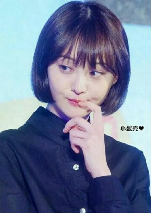 来一款清纯学生短发造型,沈月和陈瑶都爱这样