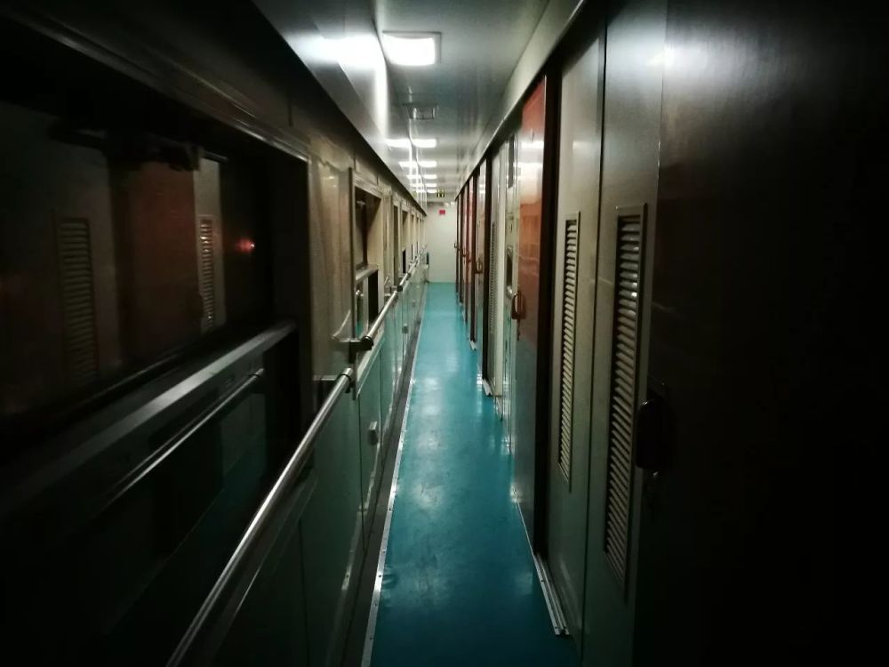 赞比亚1火车过境,没钱的开端