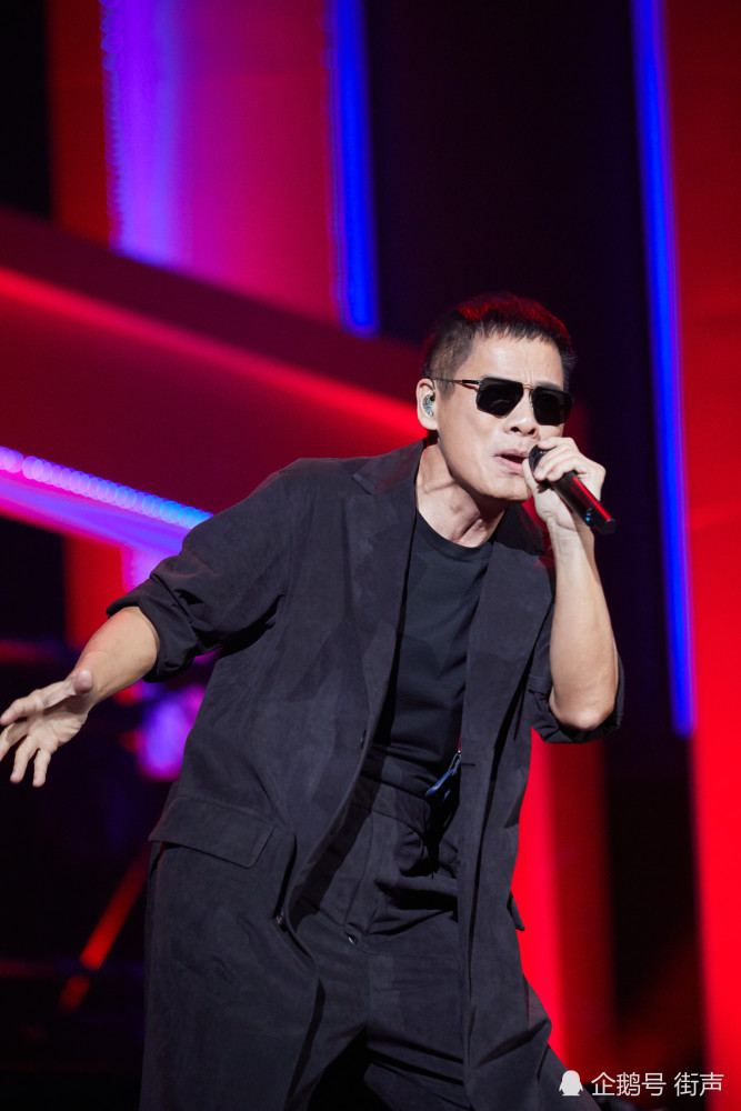 2018年伊始,来《大事发声》,与罗大佑重走数十