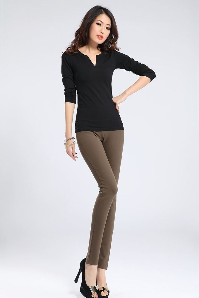 S型身材紧身牛仔裤美女,气质清纯,迷人微笑!