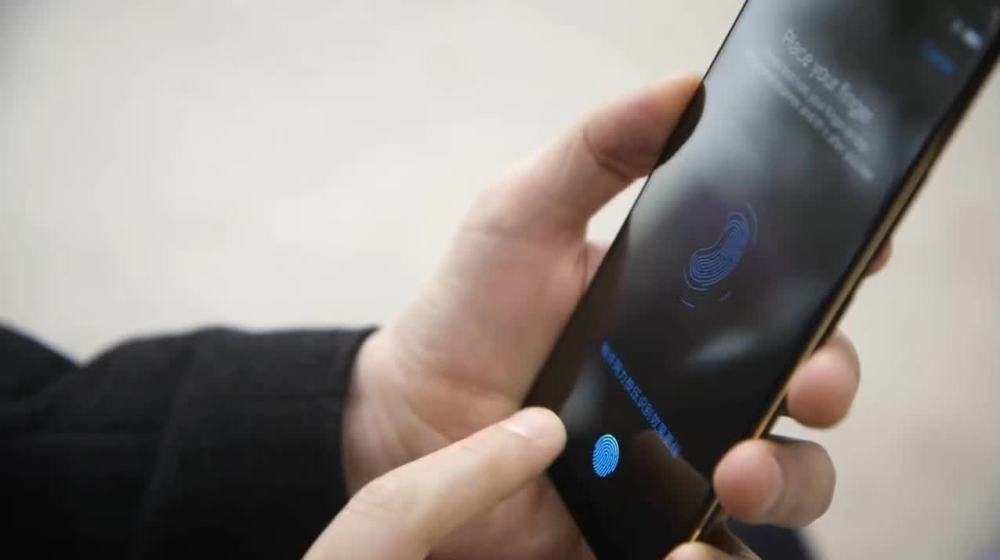 vivo全球首发屏下指纹解锁:但有一瑕疵 技术还