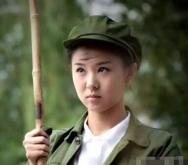 李小萌出道17年来零绯闻,网友称之为"娱乐圈最干净的女星"之一.