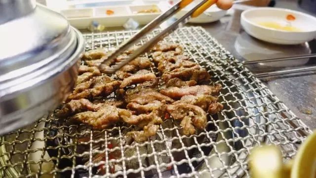 不如顺应自然的召唤,今晚吃烤肉吧