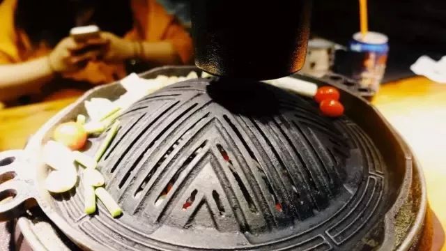 不如顺应自然的召唤,今晚吃烤肉吧