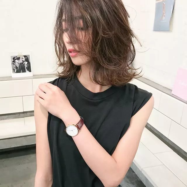 外翻卷的锁骨烫