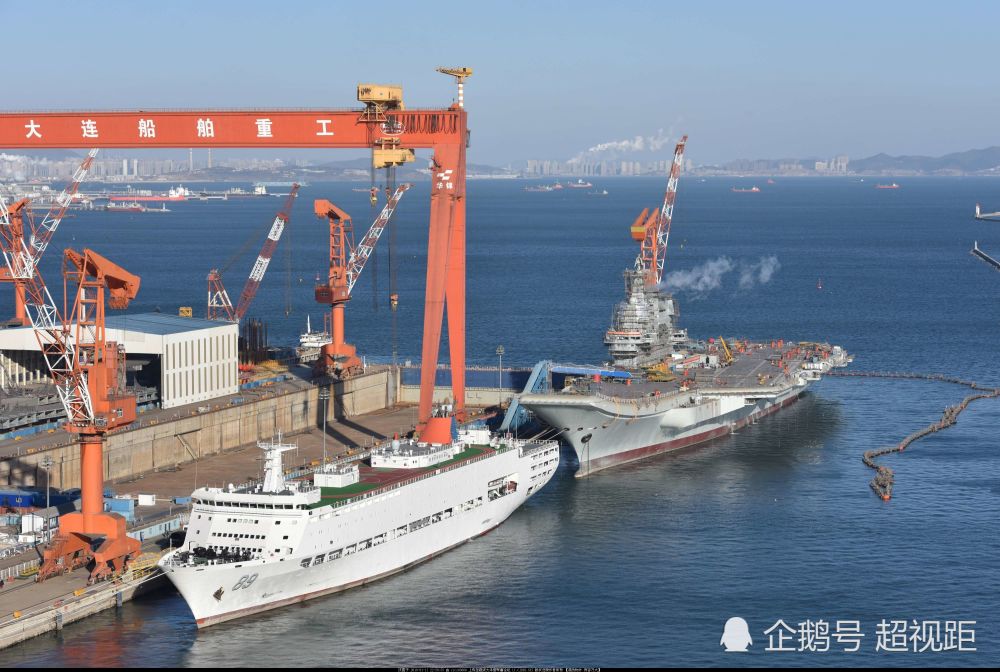 国产航母新照片曝出舰桥重大设计变更 这改动
