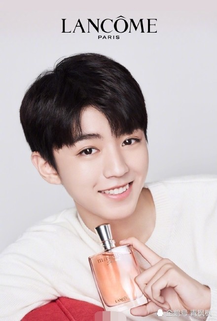 而tfboys另外一位香水代言人就是我们的"大佬"易烊千玺了,不知道你们
