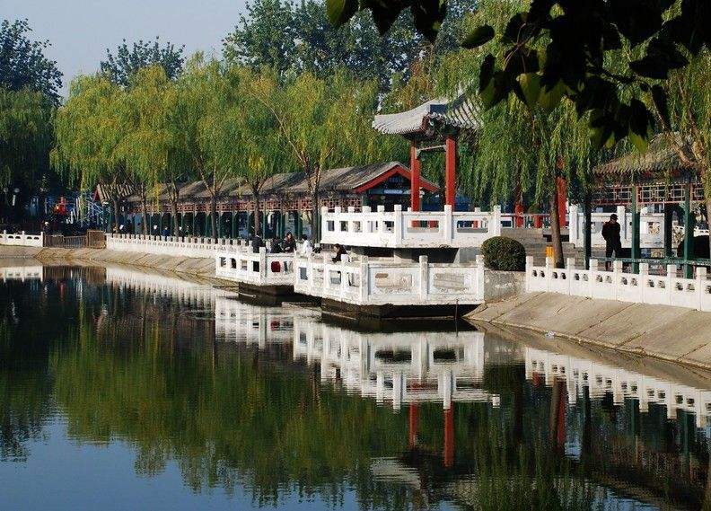 热门景点:海子公园