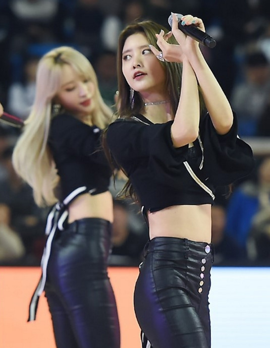 韩国女团exid为现场观众表演了精彩的歌舞