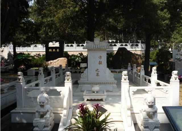 副总理方毅墓地,八宝山最传统的墓,与杨成武将军相邻