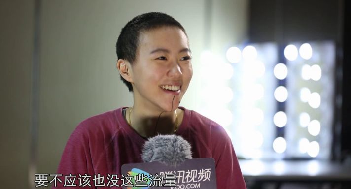 衣服秀肌肉为一体的潮音发布会,急需蔡文姬给