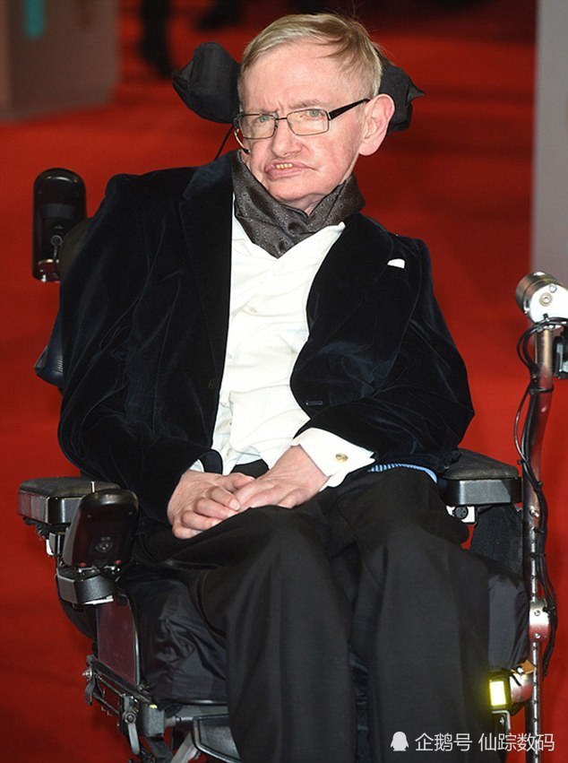 霍金被一个相貌相似的人所取代?阴谋论者揭示