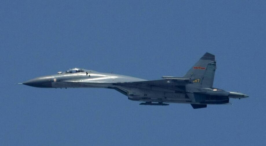 歼10特色的筷子进气道,原来是歼8身上搬来的