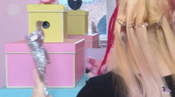 再不疯狂就老了~哪个妹子还没有个彩虹发的玛丽苏梦呢