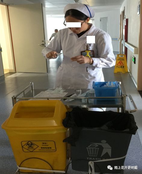 以下这种雾化(吸入)配药环境合格吗
