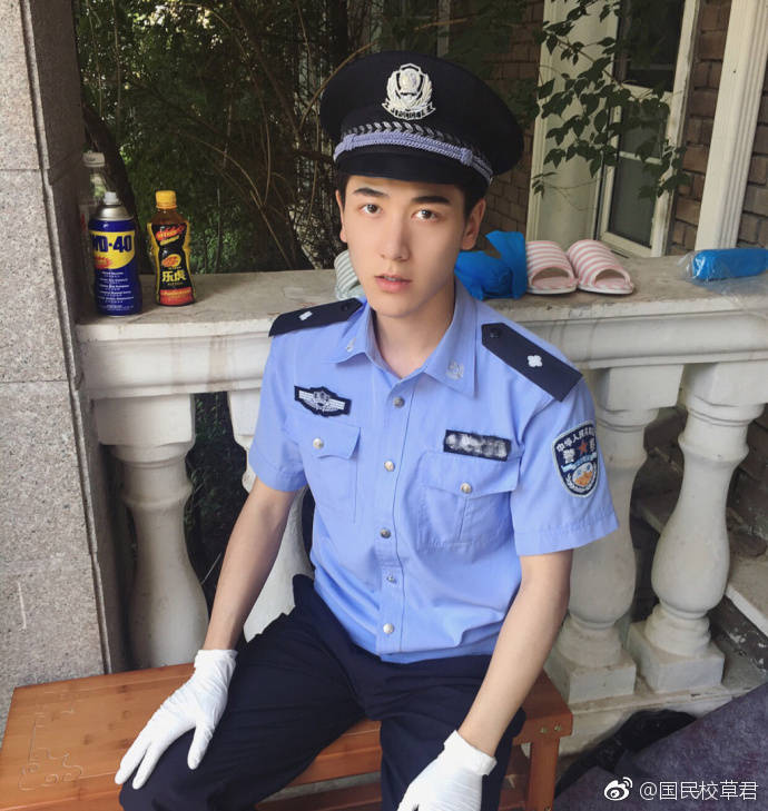 这么帅的警察,2015年3月7日晚上9点,秦思瀚因病去世