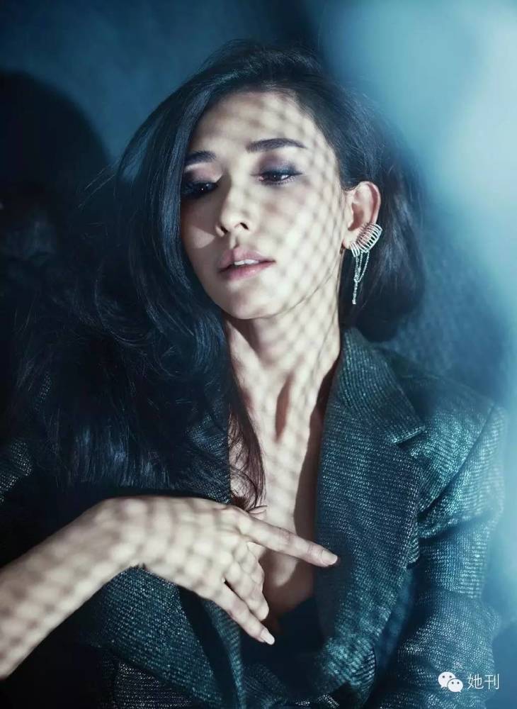 杨幂林志玲Baby梳起天使头,比维密舞台上的