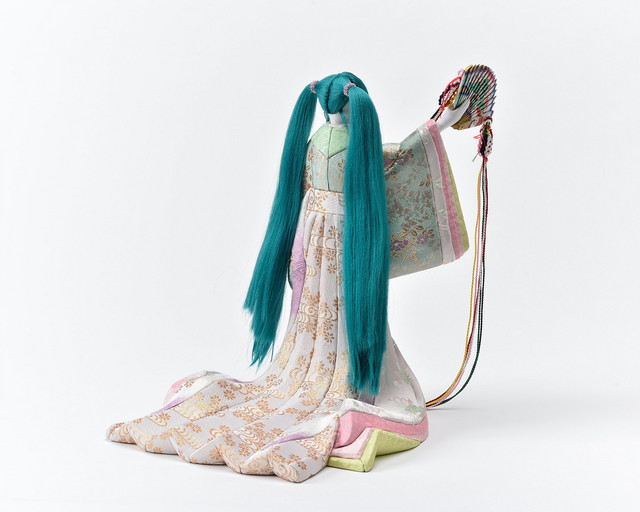 敢说爱她吗？岛国工艺者制作初音未来 “雏人偶”