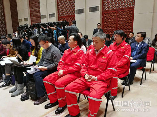 交通部介绍4名登船勇士救援桑吉轮经过:甲板温