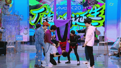 听说僵硬的胡一天和