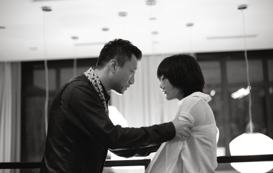 孙红雷未拍戏就先占便宜,见面就让邓家佳喊他