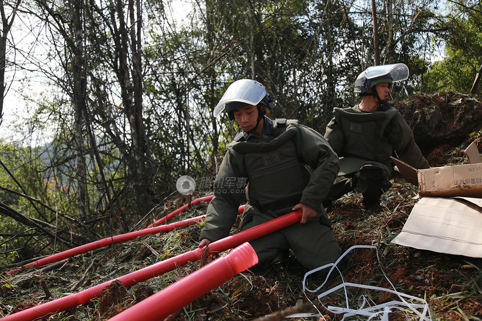 中越边境扫雷为何不用燃料空气炸弹？因为根本行不通