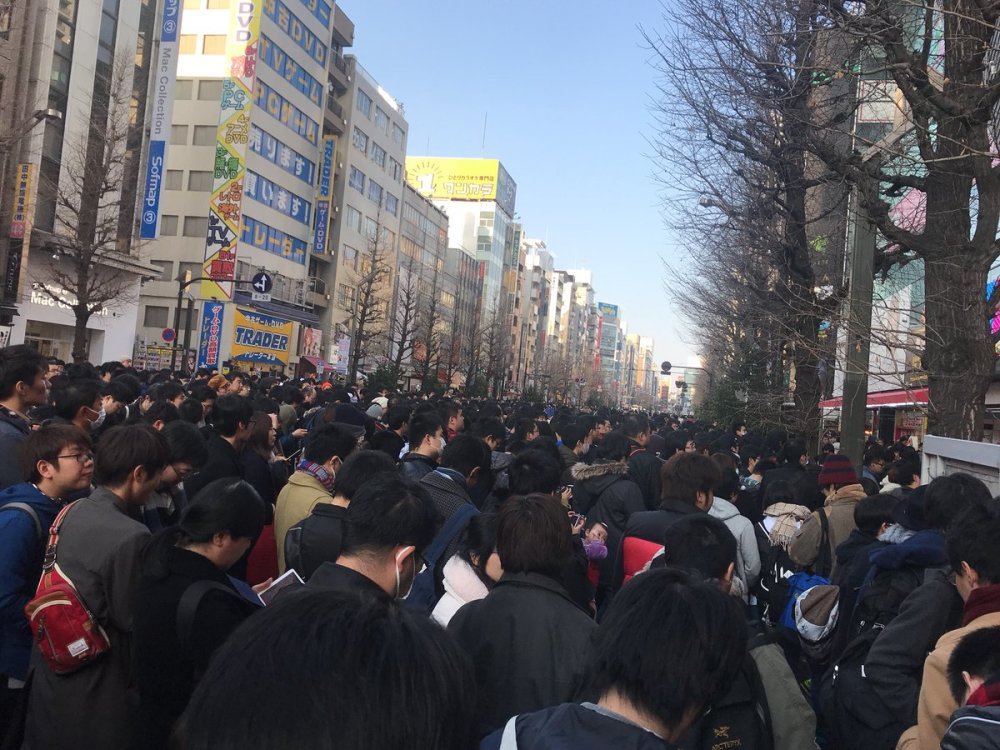 《pop子和pipi美》面具发放活动因人数过多被中止