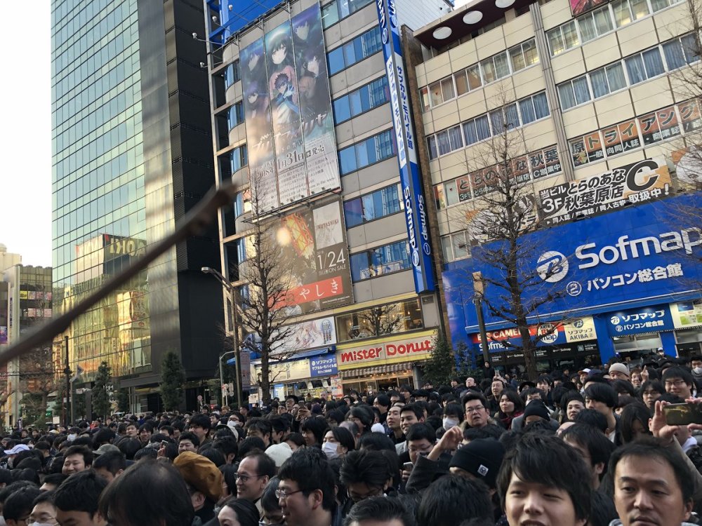 《pop子和pipi美》面具发放活动因人数过多被中止