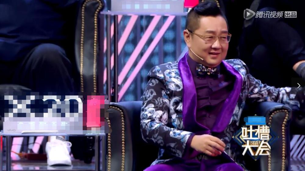 马景涛强吻刘嘉玲上热搜，网友评价教科书级尴尬