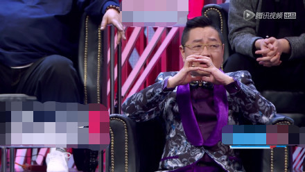 马景涛强吻刘嘉玲上热搜，网友评价教科书级尴尬