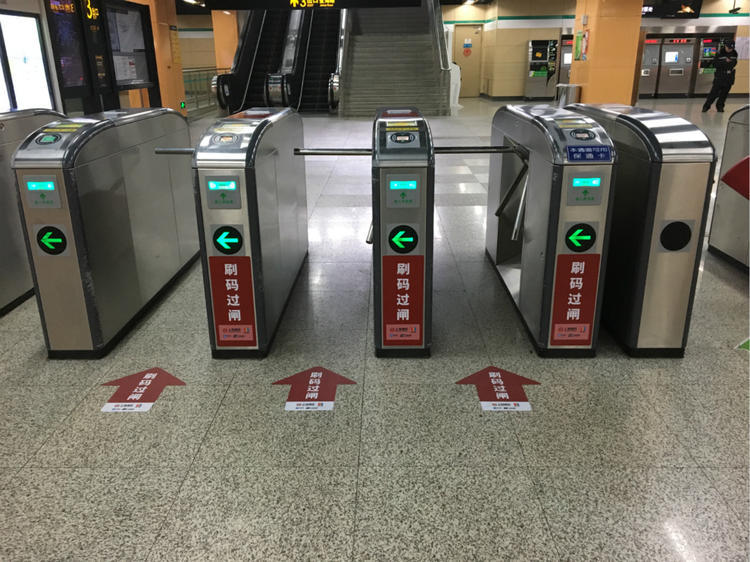上海地铁支持二维码过闸机,体验暂时没什么提升