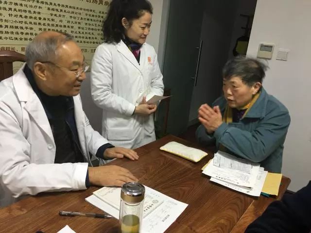 全国脾胃泰斗名老中医李学武教授会诊武汉