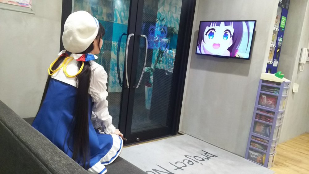白箱诚不我欺！《龙王的工作！》总作监COS成女主追番