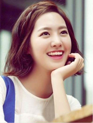 陈世妍,1994年2月15日出生于韩国首尔,韩国女演员