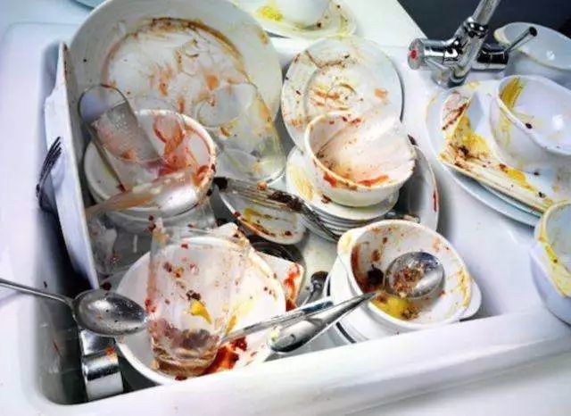 马上过年了,吃吃喝喝之后,一堆堆的脏碗脏碟子,想想就头大啊!