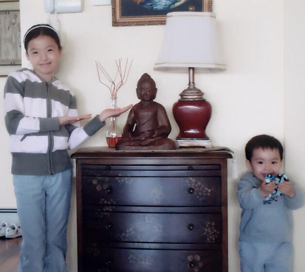 王中磊妻子晒儿女童年照 豪宅很雅致