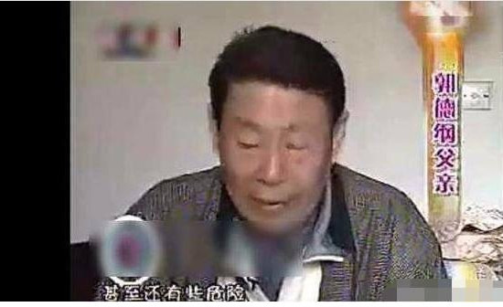 郭德纲因王杰嗓子被毒哑,商演只喝助理带的水