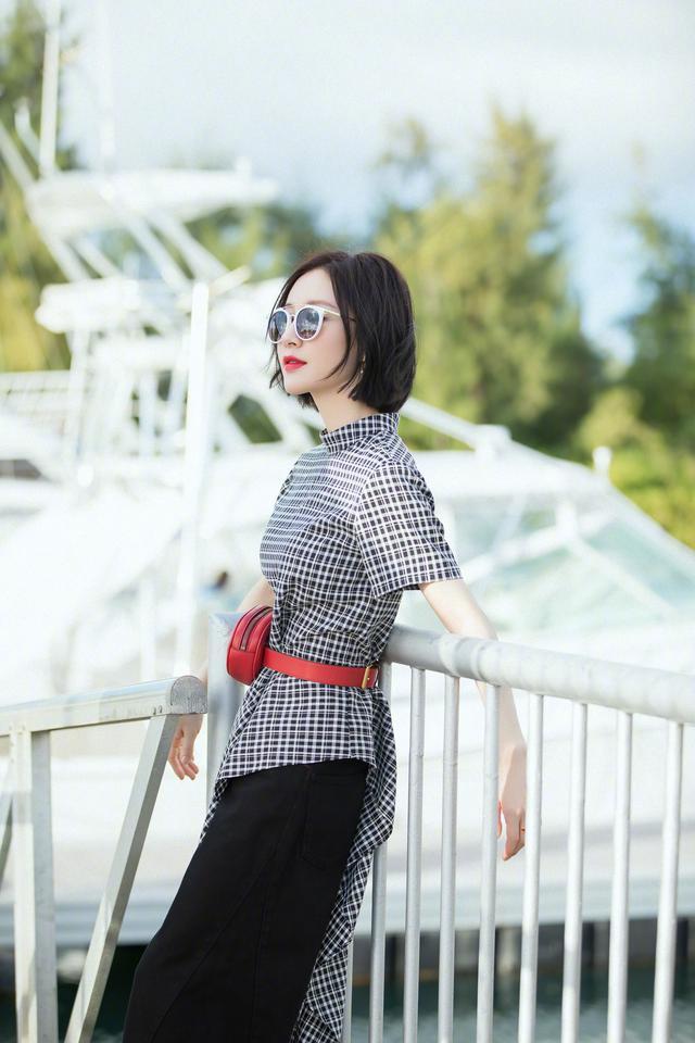 30泩ĺ ´18Ů