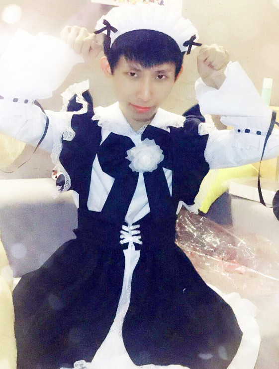 梦泪女装真人版上线,提醒粉丝记得护眼