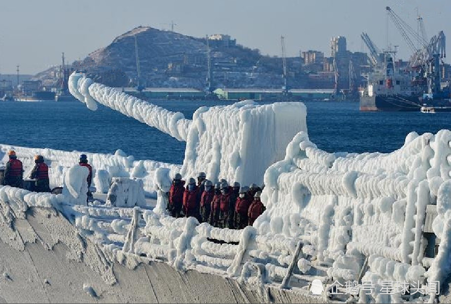 认为清除大面积结冰往往需要很多时间,这在真实的海战中是不现实的.