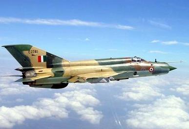 战机飞行员出事故跳伞会受处罚吗?答案让人心