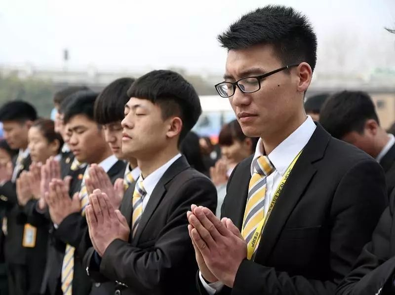 中介风云:1位房产中介,26位税务所公务员,150