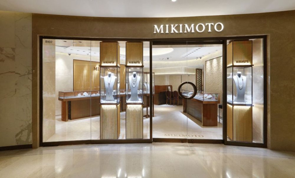 2017年初,mikimoto上海恒隆广场店重装开幕.