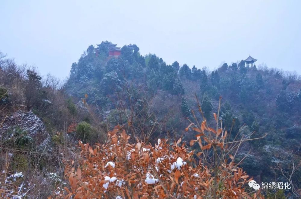 广元昭化古城普降瑞雪,牛头山景区开启雪景旅游模式