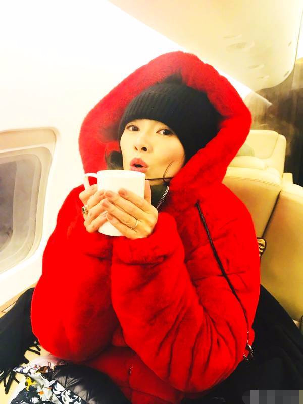 章子怡的手显老?从刘涛到杨幂李嘉欣,明星的手