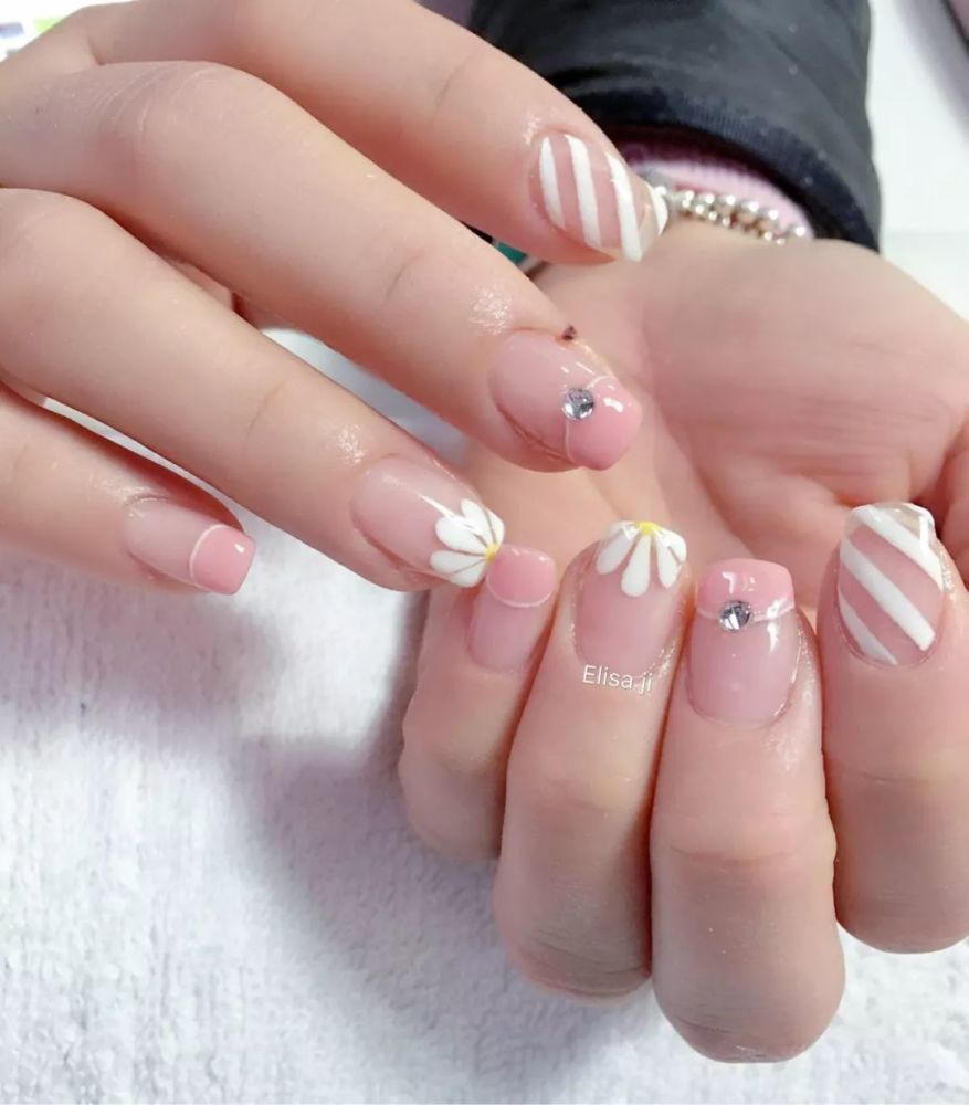 这些百看不厌的法式甲，今年春节一定要试试