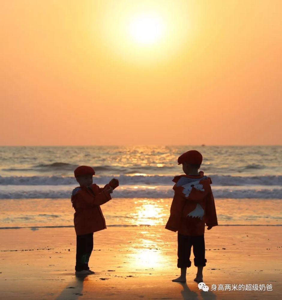 然后两个人就开始roll play了,完全看不懂玩法.