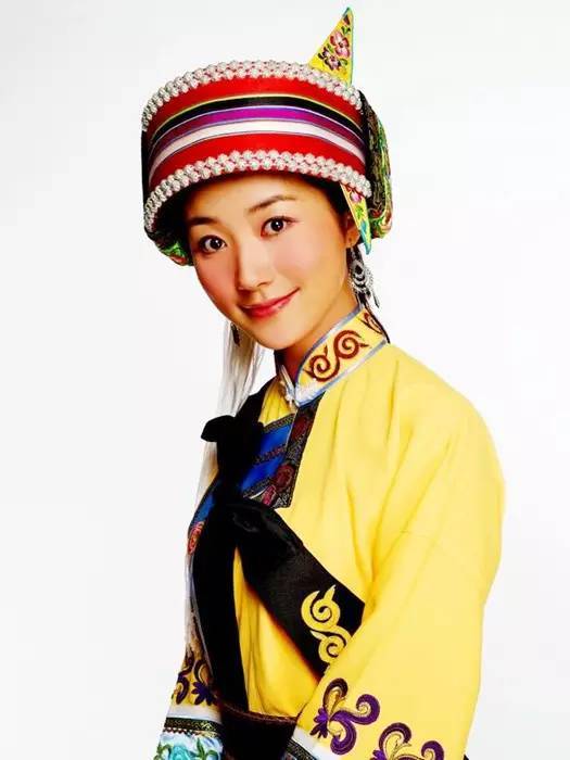 傣族帅哥出名了,一曲《云南姑娘》,惊艳世界!傣族人为