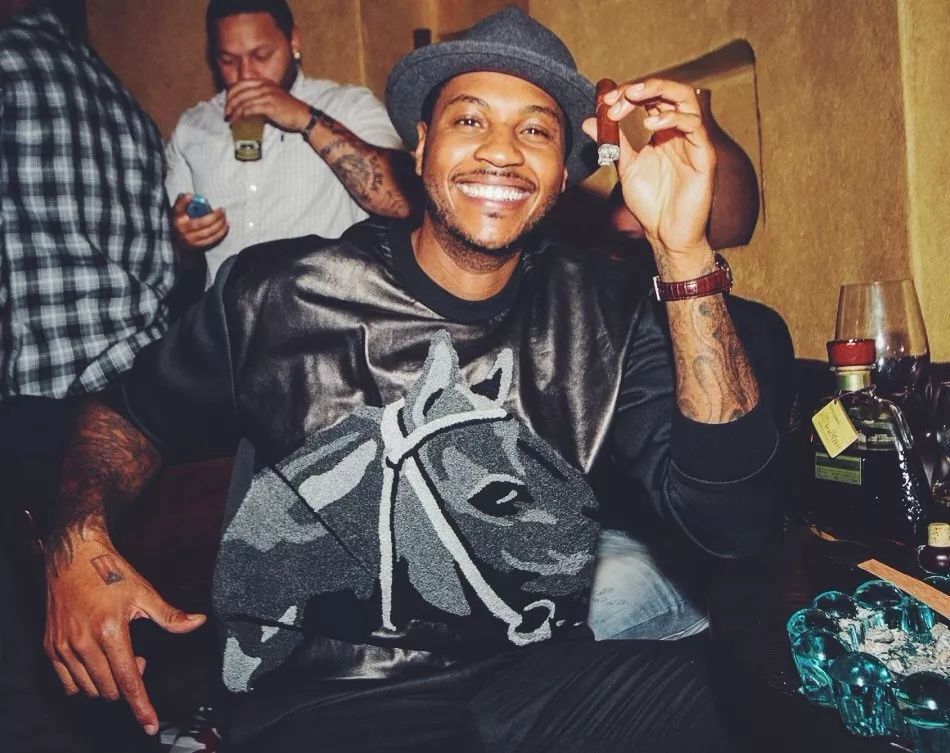 “carmelo anthony smoking a cigar”的图片搜索结果