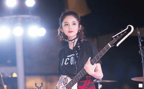 古力娜扎15岁选秀照片 新疆妹子颜值就是高